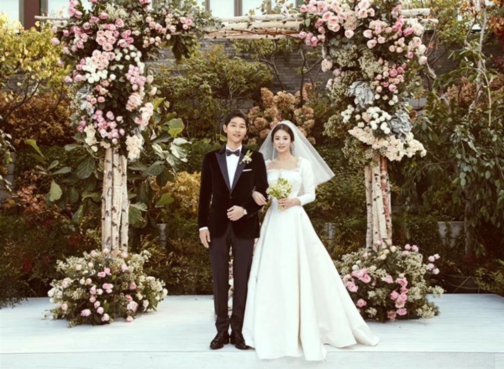Nữ diễn viên Hàn Quốc Song Hye Kyo chọn hoa linh lan làm hoa cưới trong ngày trọng đại của mình